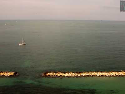 Siamo ora con gli occhi rivolti a nord. Qui � il mare a padroneggiare e il nostro sguardo si perde nell�infinito 

